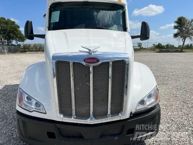 Peterbilt 579 Sadulveokid