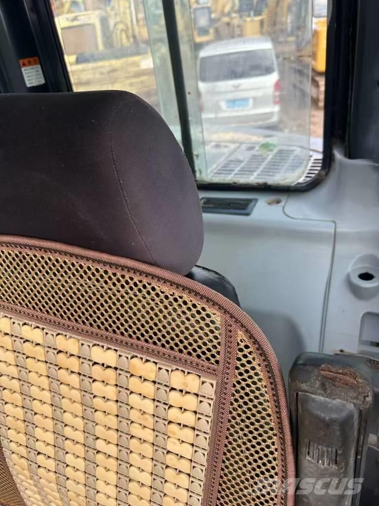 Komatsu PC 128 US Roomikekskavaatorid