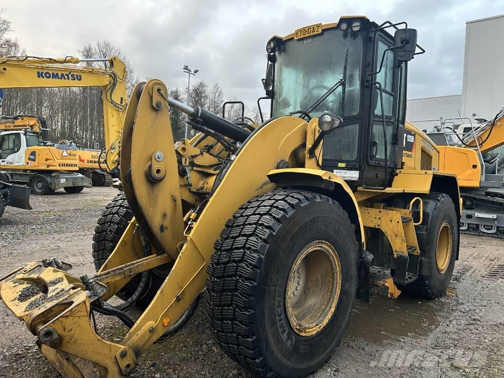 CAT 926 Rataslaadurid