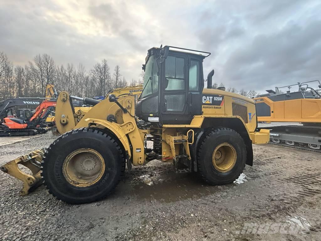 CAT 926 Rataslaadurid