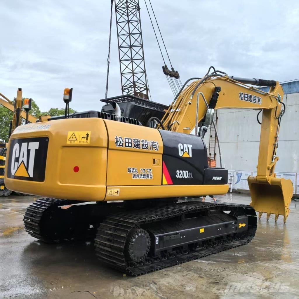 CAT 320D2 Roomikekskavaatorid