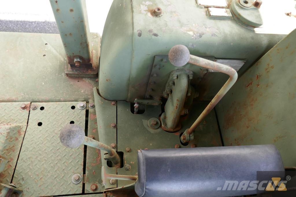 CAT D7F Ex-army Buldooserid