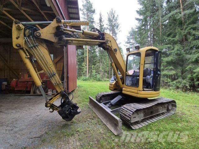 Komatsu PC75 UU Roomikekskavaatorid