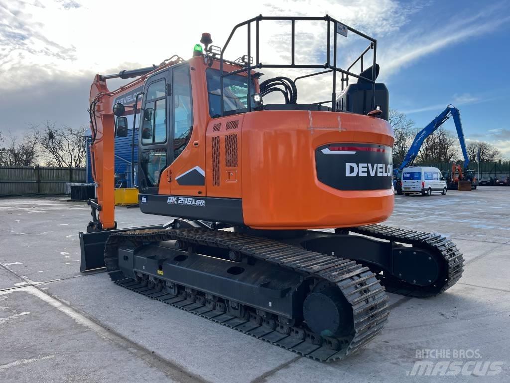 Develon DX 235 LCR-7 Roomikekskavaatorid