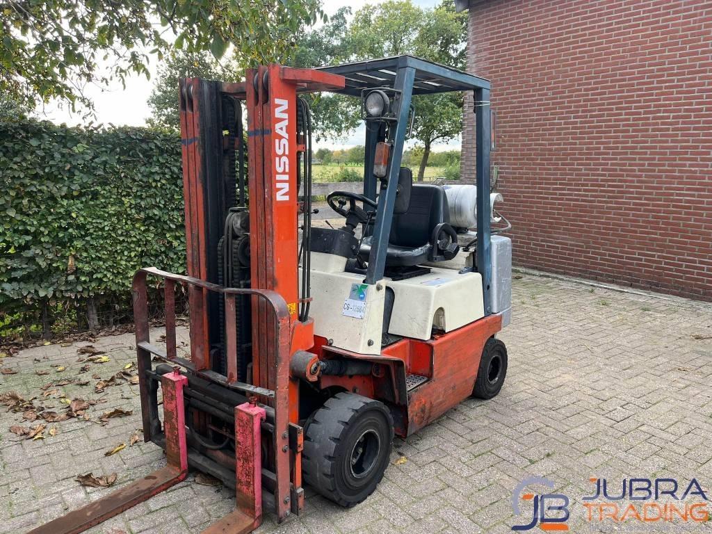 Nissan APJ02A25PU Gaasitõstukid