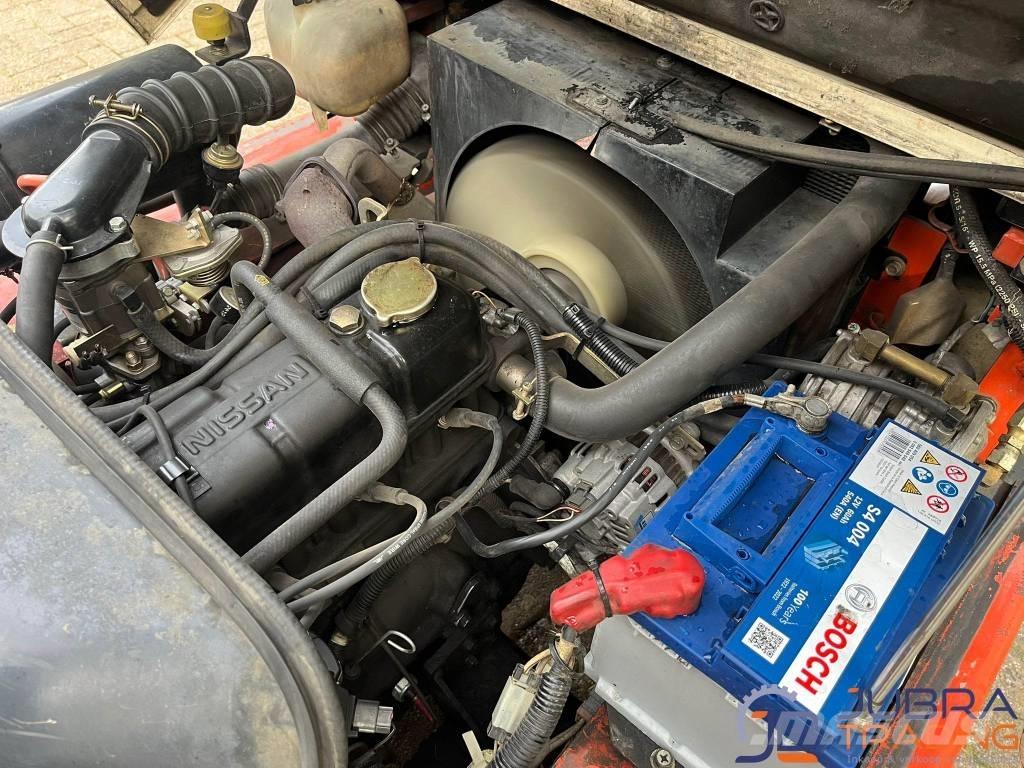 Nissan APJ02A25PU Gaasitõstukid