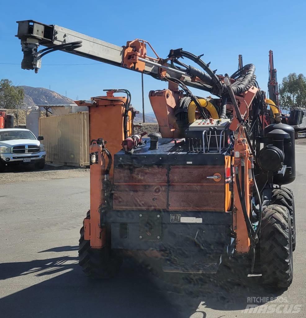 Sandvik DC 300 Vertikaalsed puurmasinad