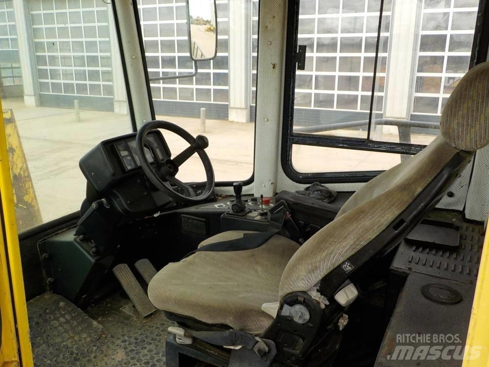 Bomag BC 671 RB Jäätmetihendajad