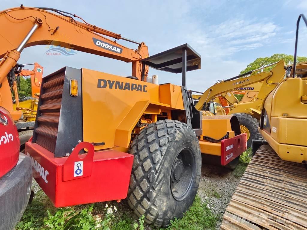 Dynapac CA 251 D Ühe trumliga rullid