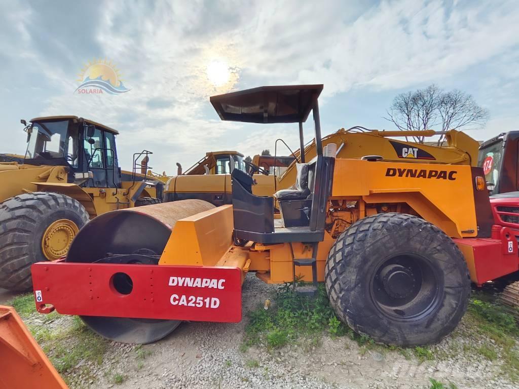 Dynapac CA 251 D Ühe trumliga rullid