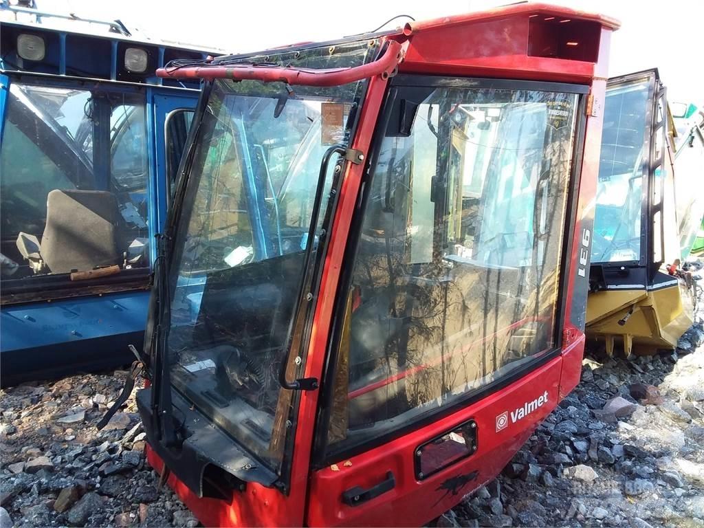 Valmet 931 Kabiinid