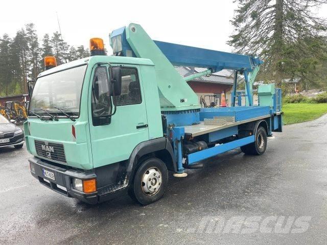 MAN L200 4x2-4300 Auto korvtõstukid