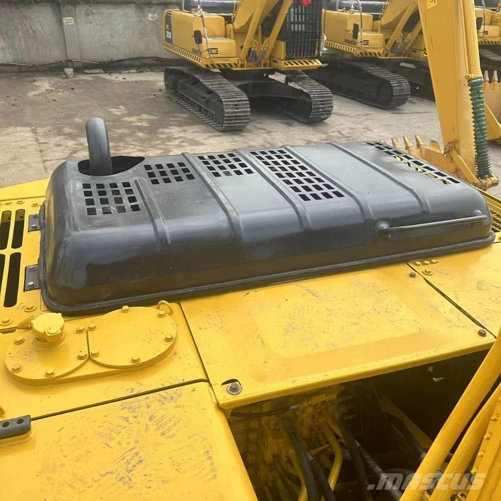 Komatsu PC 200-7 Roomikekskavaatorid