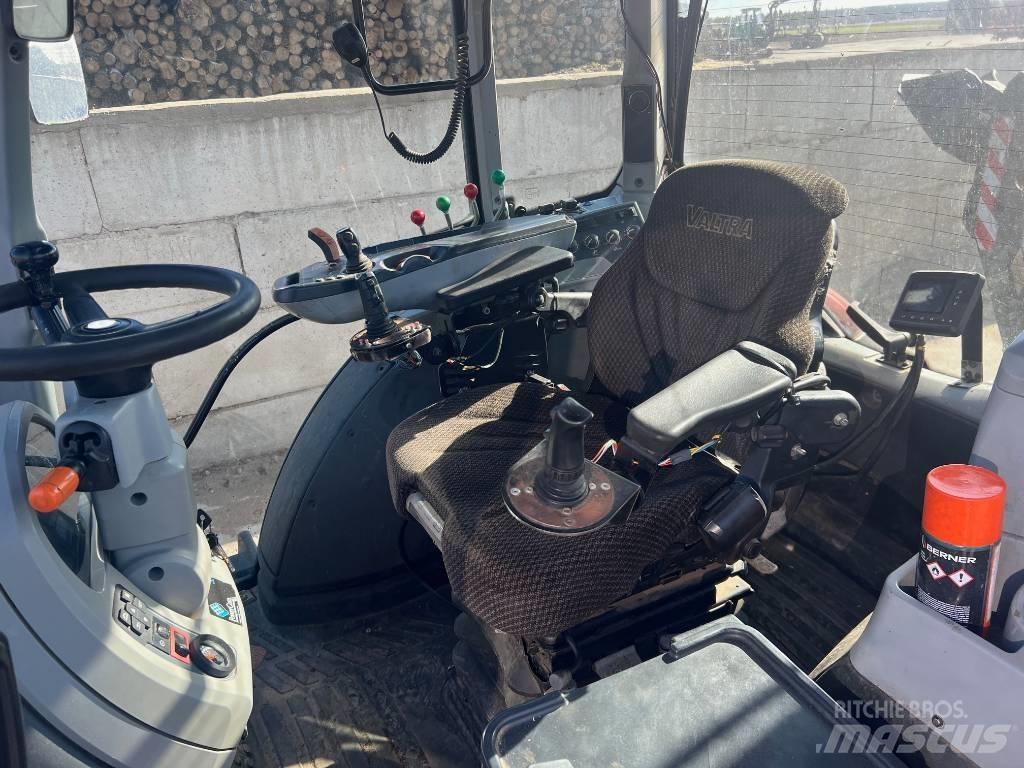 Valtra 234H Väljaveotraktorid