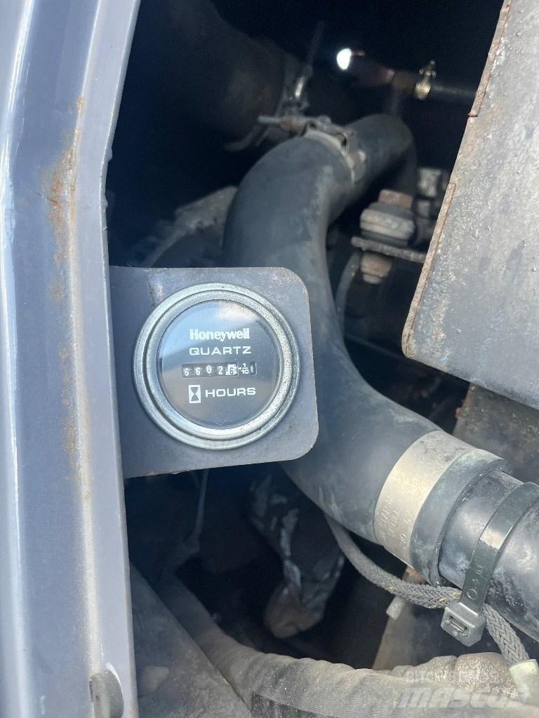 Terex RT 230-1 Raske maastiku tõstukid
