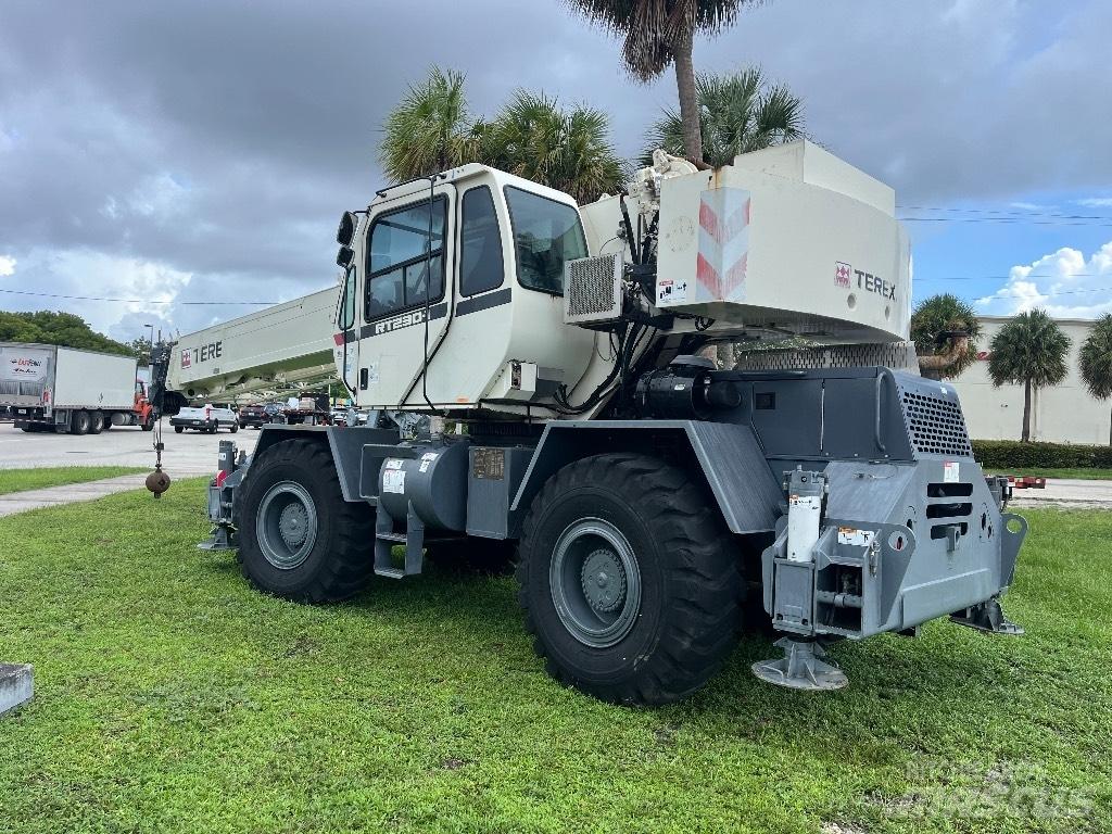 Terex RT 230-1 Raske maastiku tõstukid