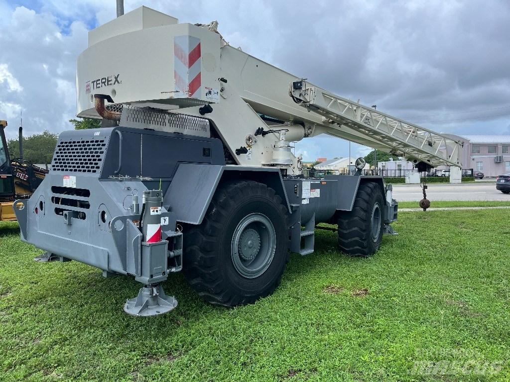 Terex RT 230-1 Raske maastiku tõstukid
