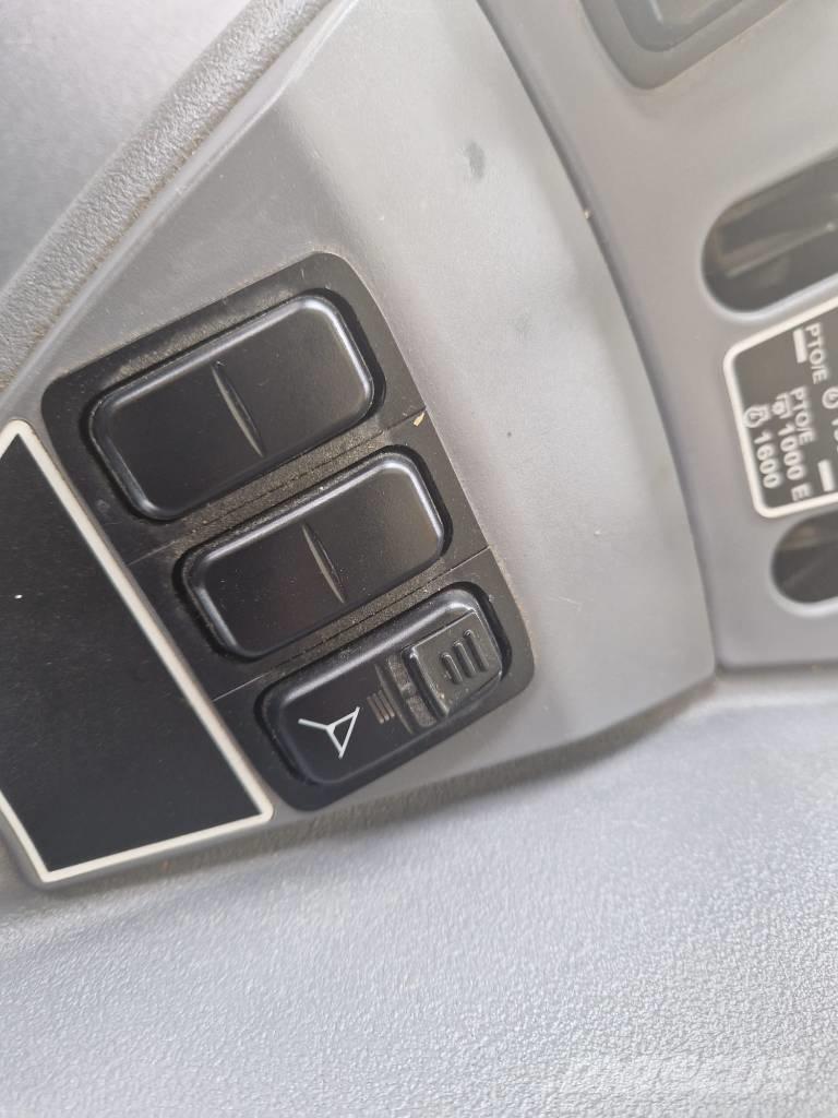 Kubota M7132 KVT Traktorid