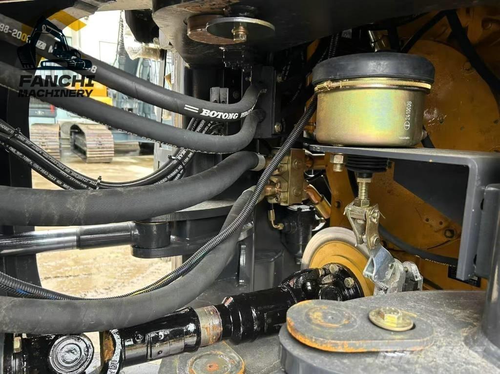 SDLG 956F Rataslaadurid