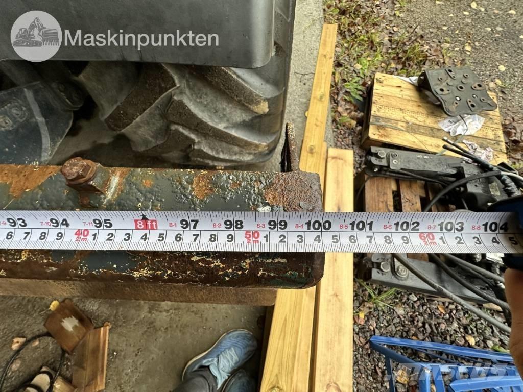 Komatsu PW 148-8 Ratasekskavaatorid