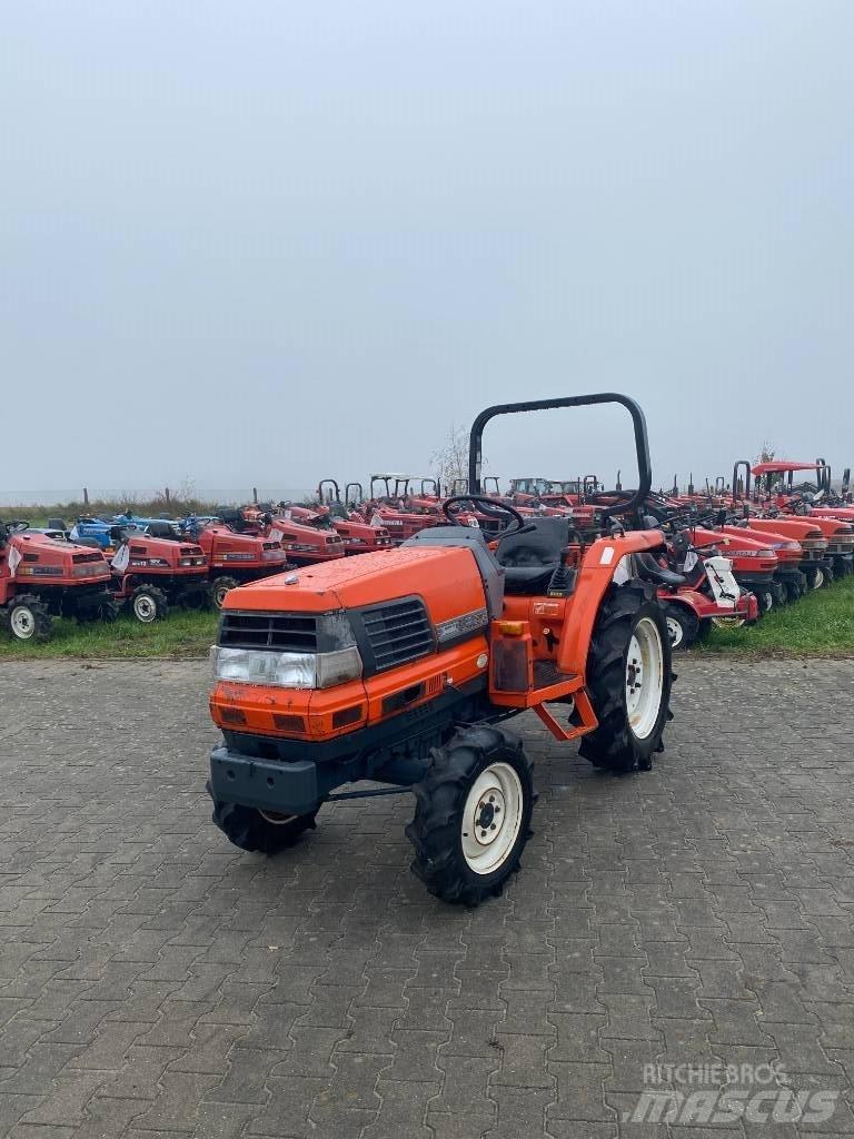 Kubota GL 220 Kompakttraktorid