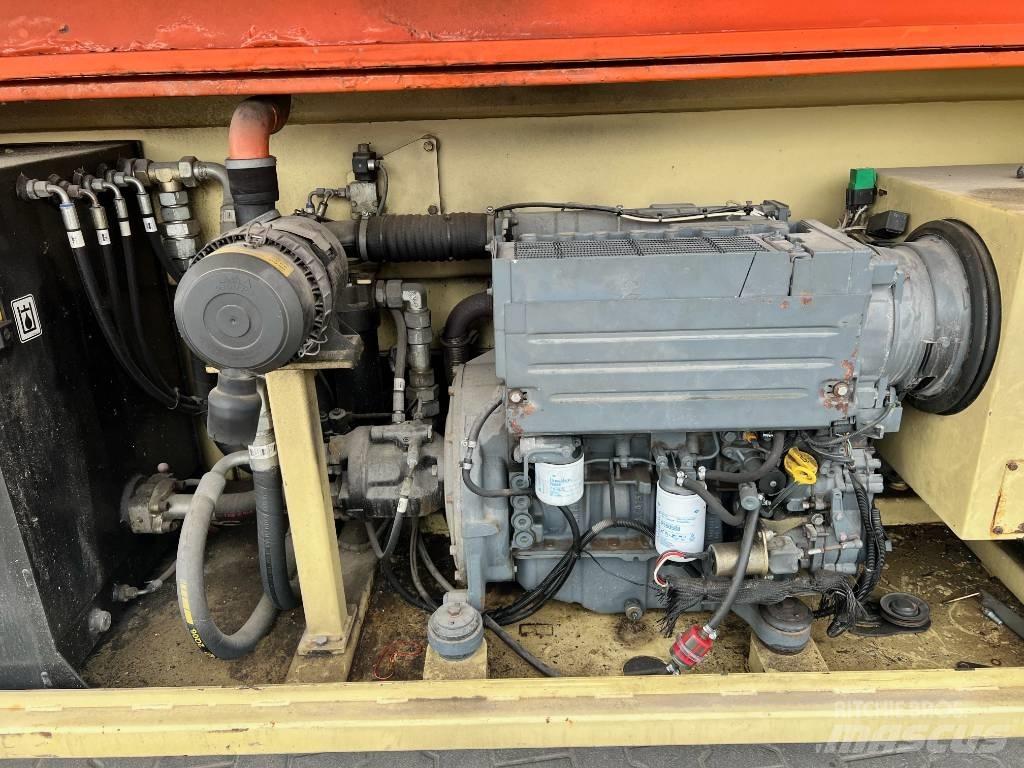 JLG 210-25 Käärtõstukid