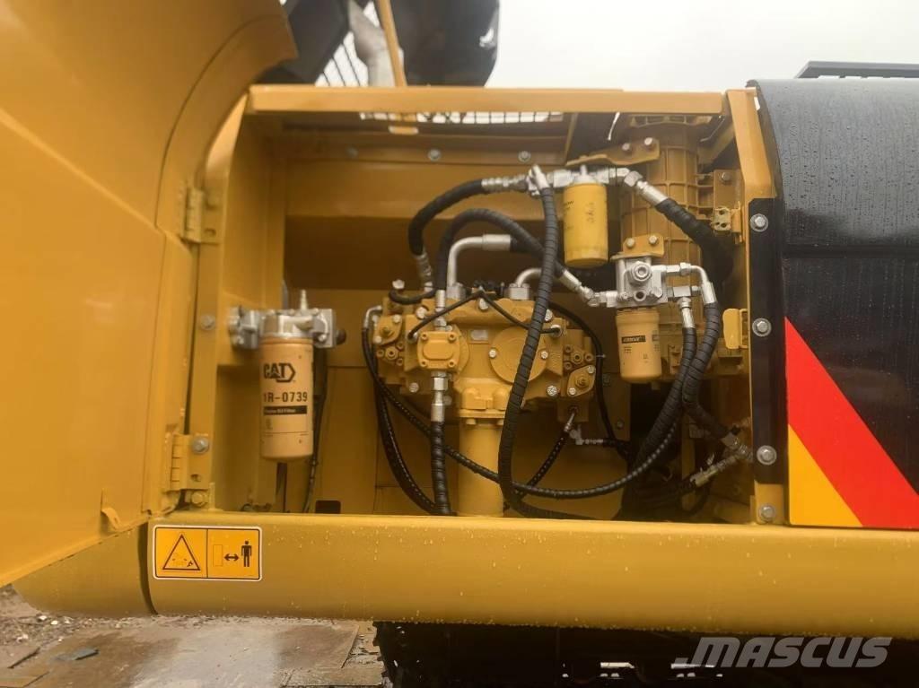 CAT 329 D Roomikekskavaatorid