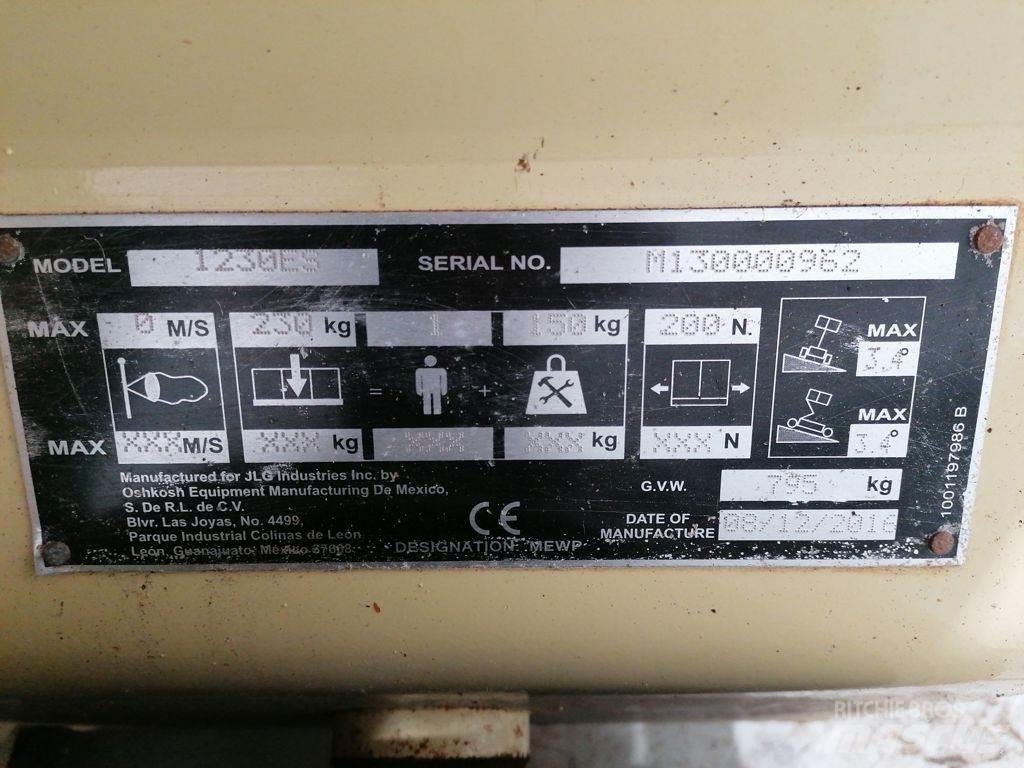 JLG 1230ES Käärtõstukid