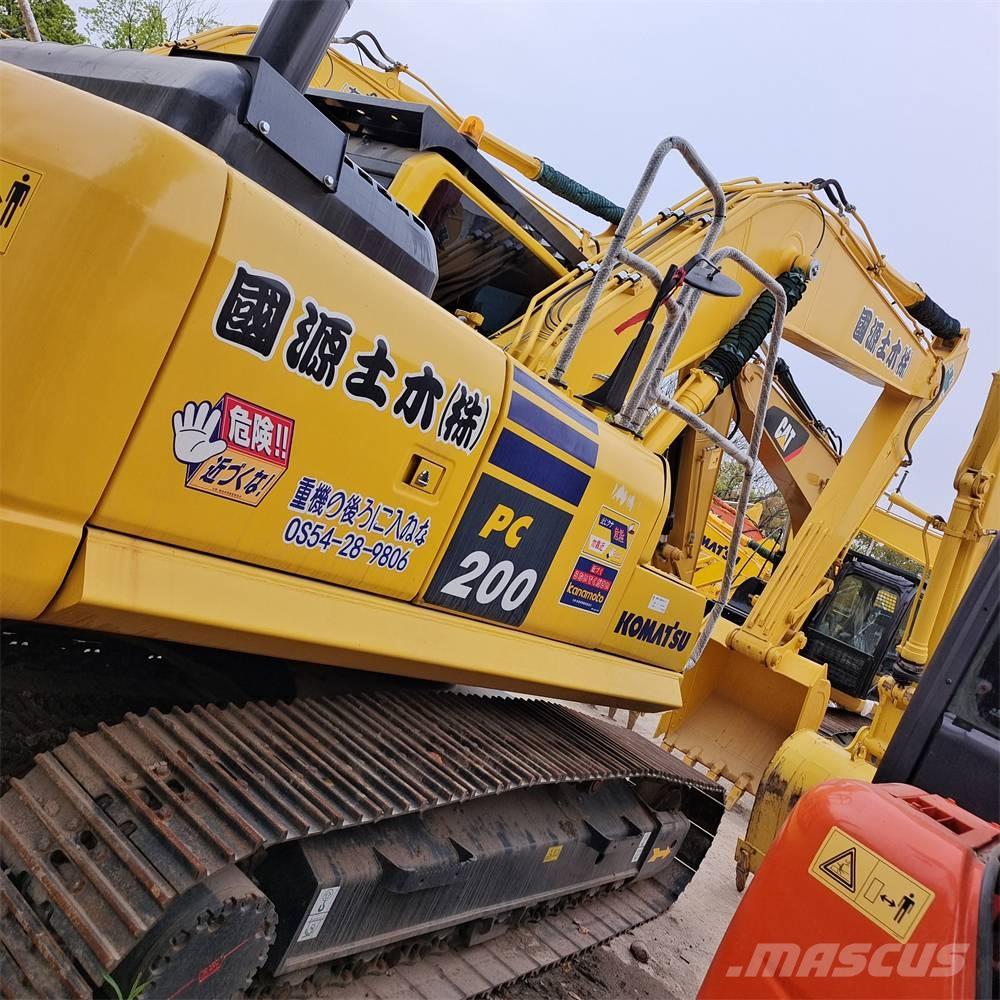 Komatsu PC 200-8 Roomikekskavaatorid