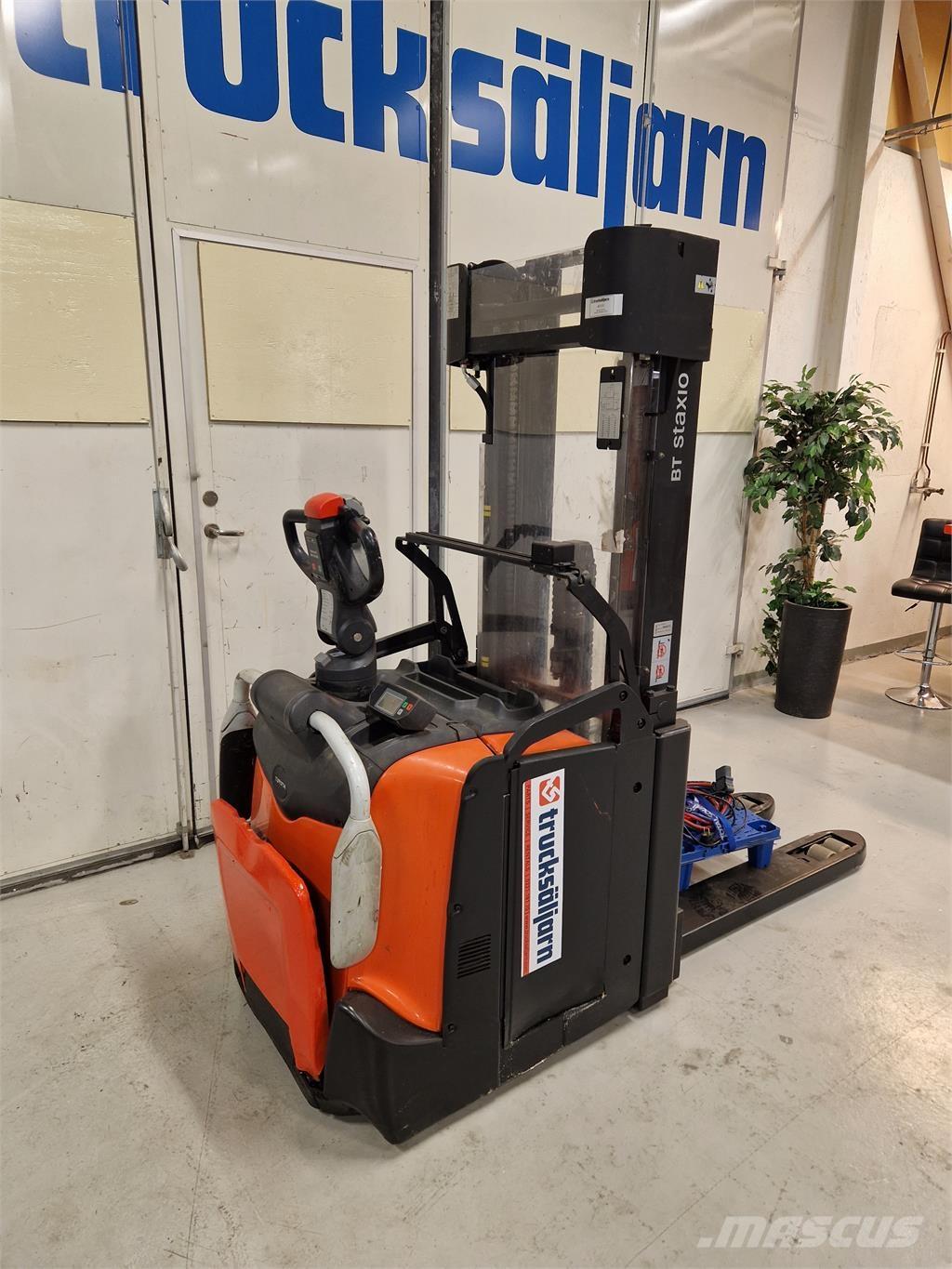 Toyota SPE160L Platvormiga virnastajad