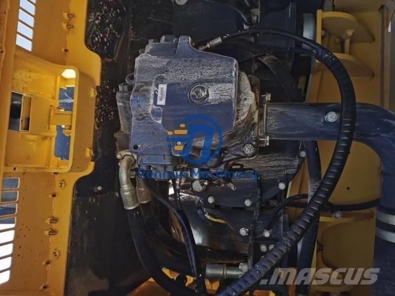 Komatsu PC360-7 Roomikekskavaatorid