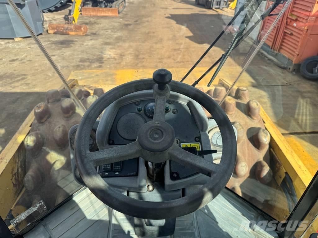 CAT CP 76 Ühe trumliga rullid