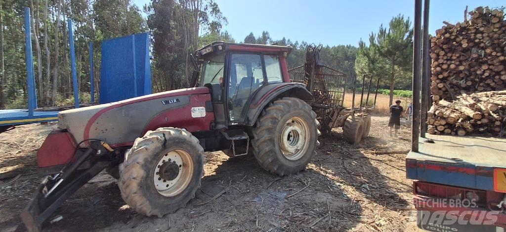 Valtra T 161 Metsatööks kohandatud traktorid