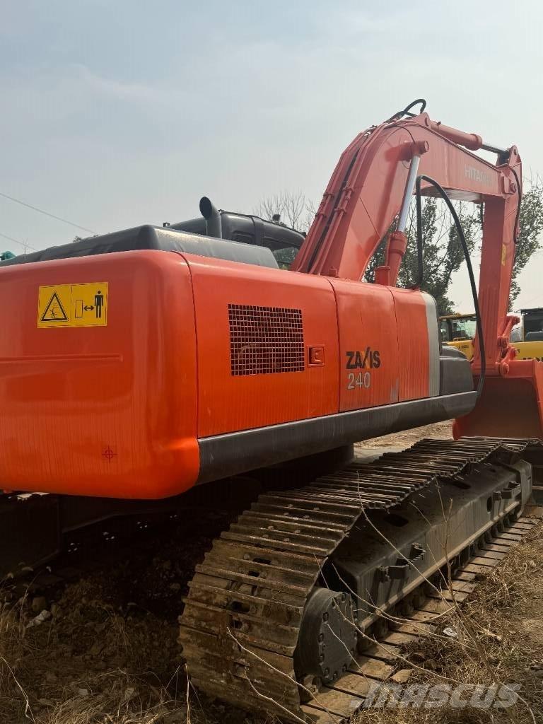 Hitachi ZX 240 Roomikekskavaatorid