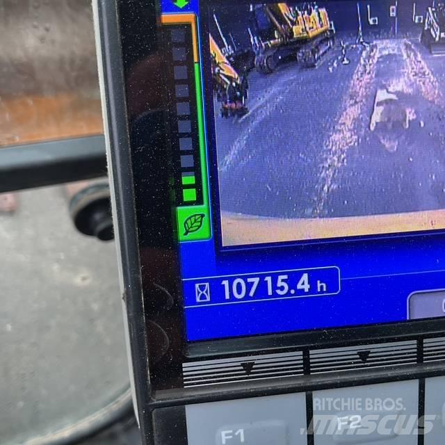 Komatsu PC240 Roomikekskavaatorid