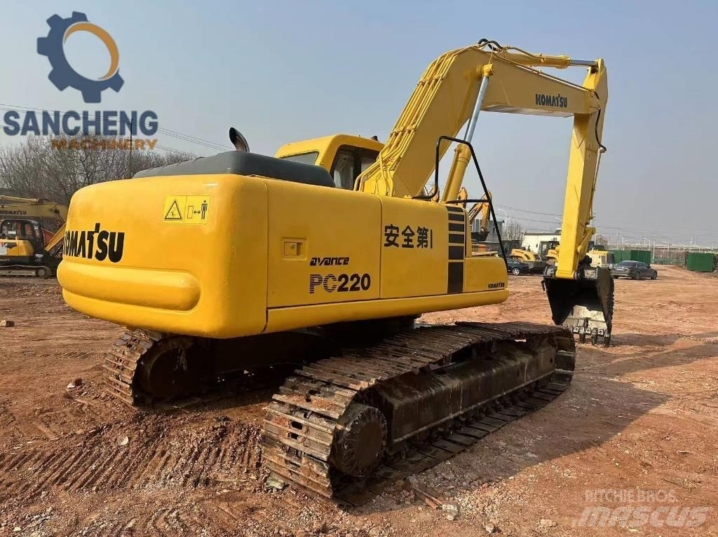 Komatsu PC 200 Roomikekskavaatorid