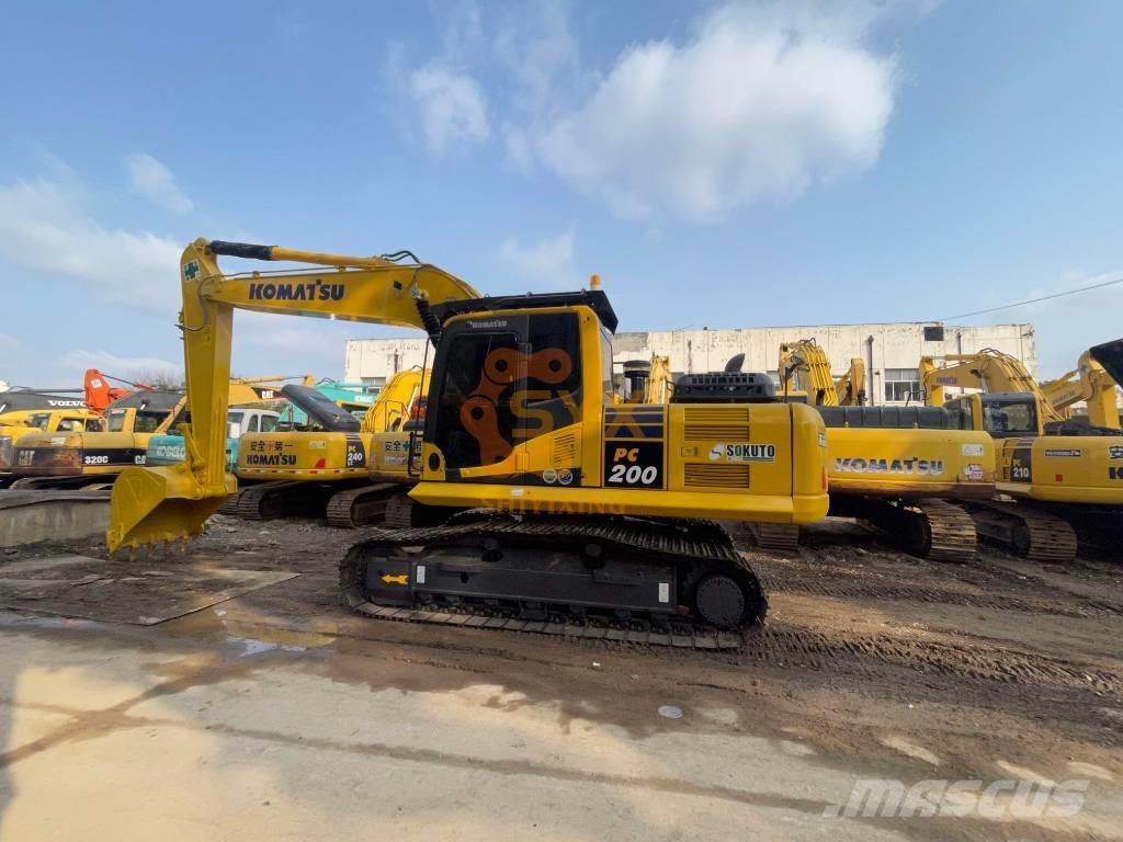 Komatsu PC 200 Roomikekskavaatorid