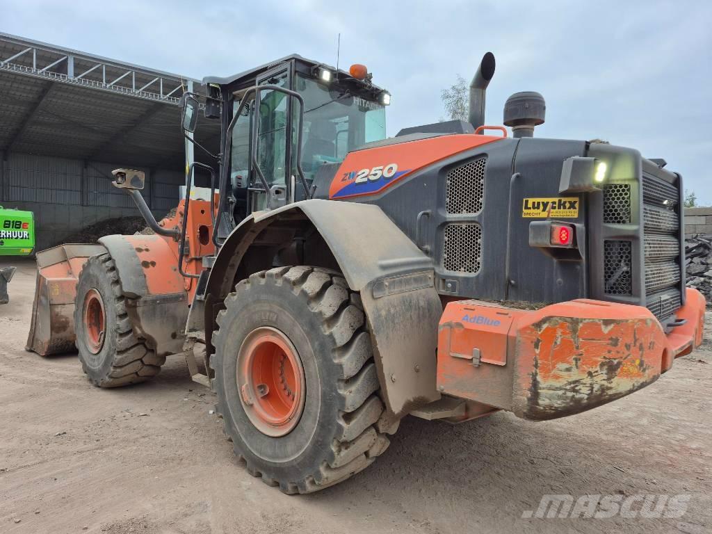 Hitachi ZW 250-6 Rataslaadurid