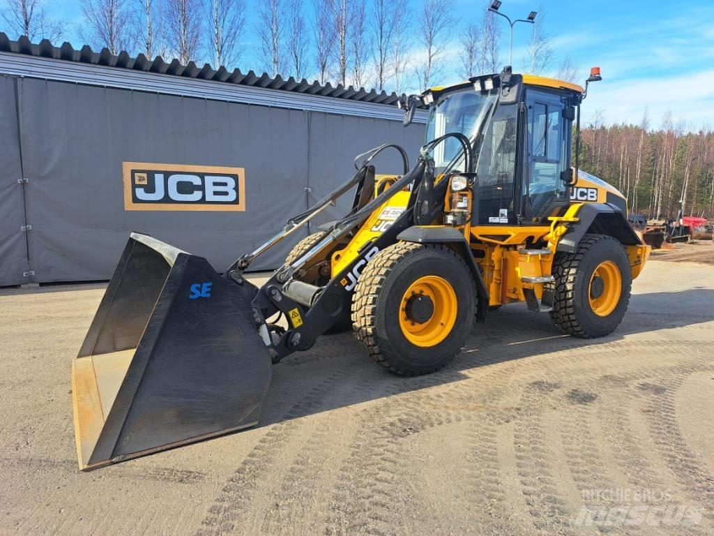 JCB 413 Rataslaadurid