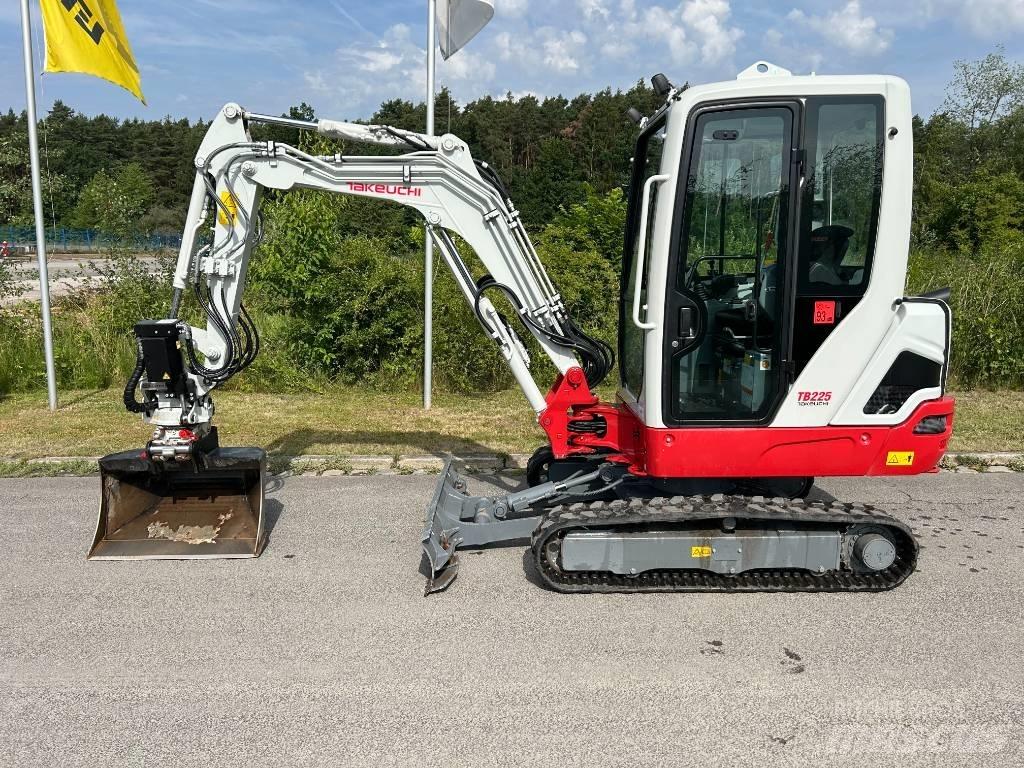 Takeuchi TB 225A V5 Miniekskavaatorid < 7 t