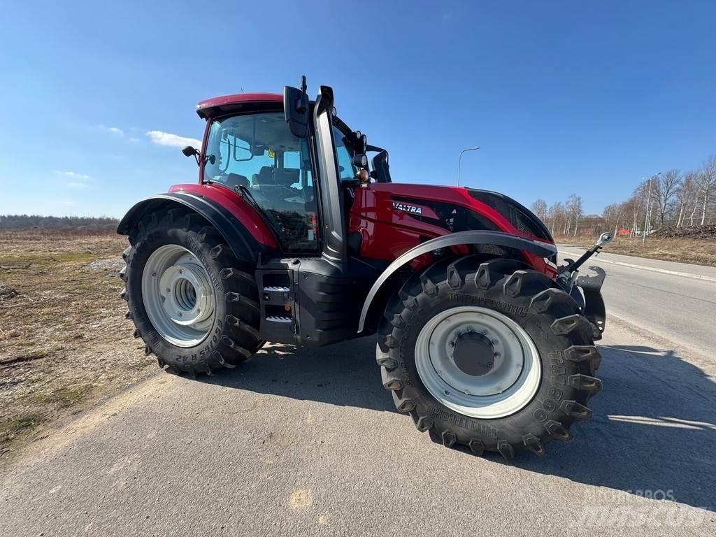 Valtra T255V Traktorid