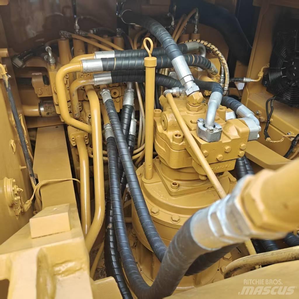 CAT 326DL Roomikekskavaatorid