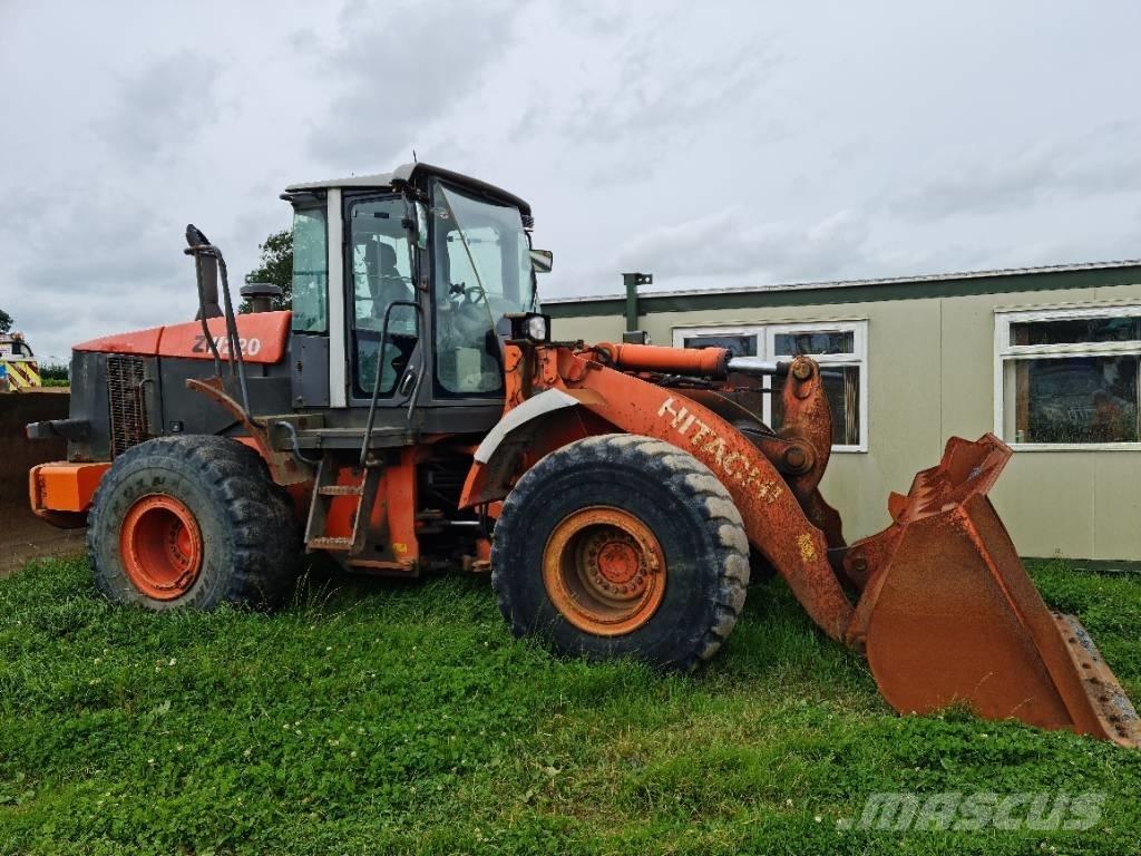 Hitachi ZW 220 Rataslaadurid