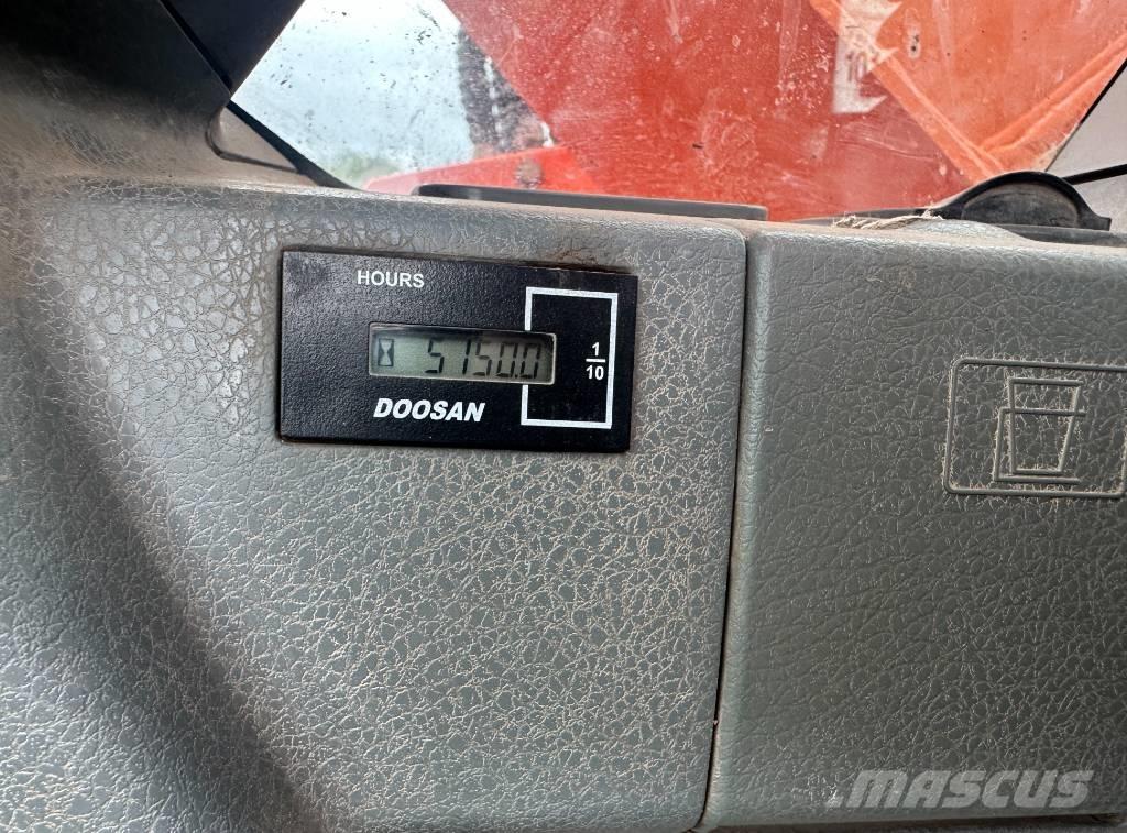 Doosan DX 140 LCR-3 Roomikekskavaatorid