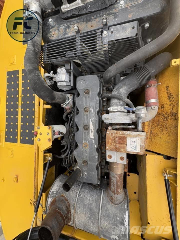 Komatsu PC 240 LC Roomikekskavaatorid