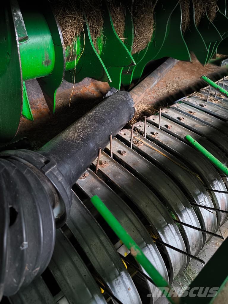 John Deere V461M Ruloonpressid