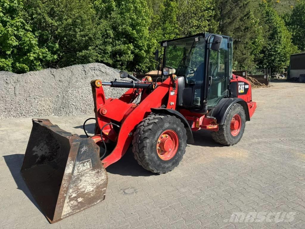 CAT 906M Rataslaadurid