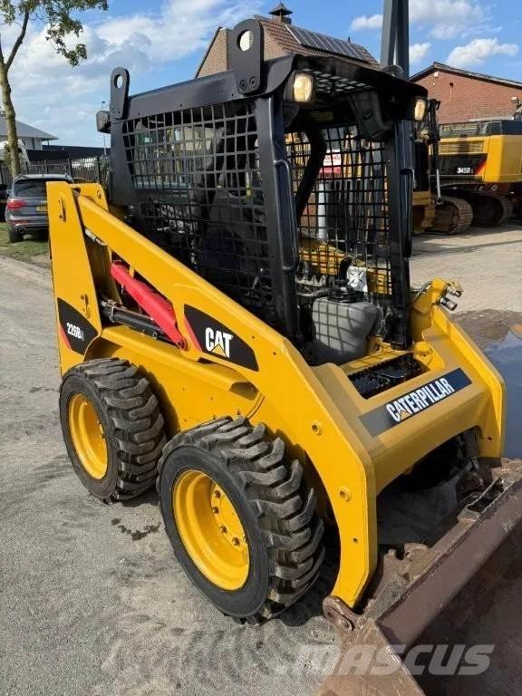 CAT 216B3 Kompaktlaadurid