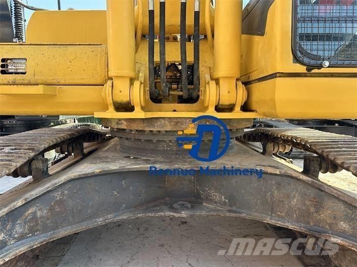 Komatsu PC 400-7 Roomikekskavaatorid
