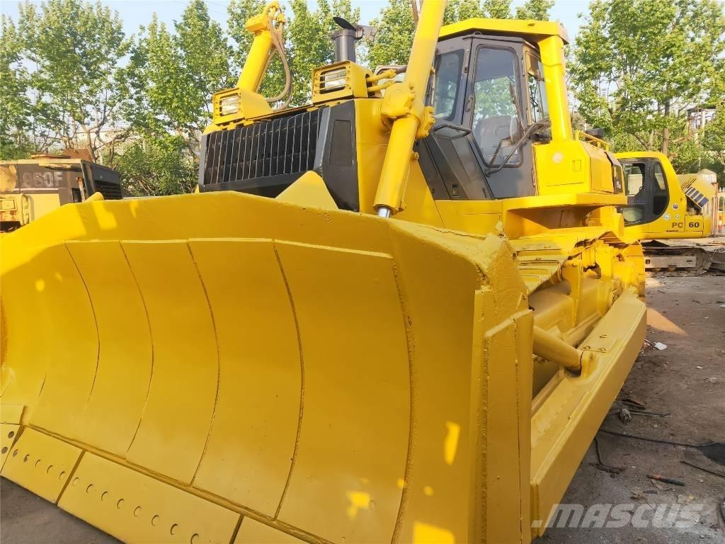 Komatsu D155AX-5 Buldooserid